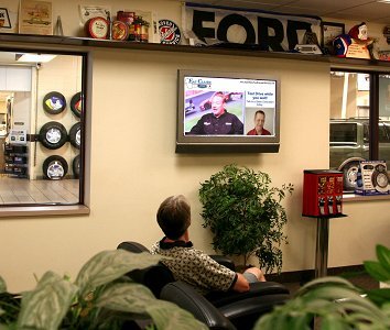 StrandVision digital sign in Eau Claire Ford Lincoln Mercury waiting room